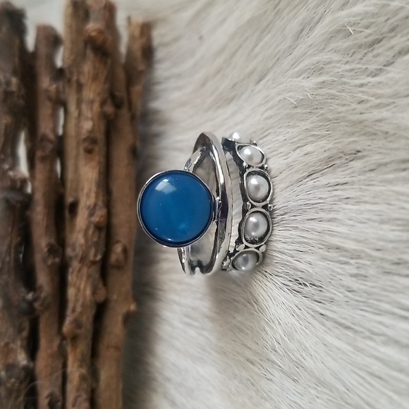 Blue Solitaire Ring - Picture 5 of 8
